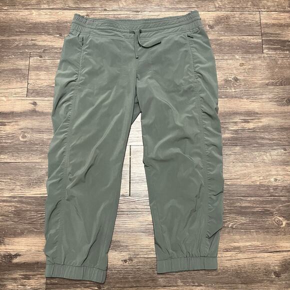 Athleta Women’s La Viva Crop Jogger Size 10 Sage Green Stretch Ankle Pants EUC - Picture 4 of 5